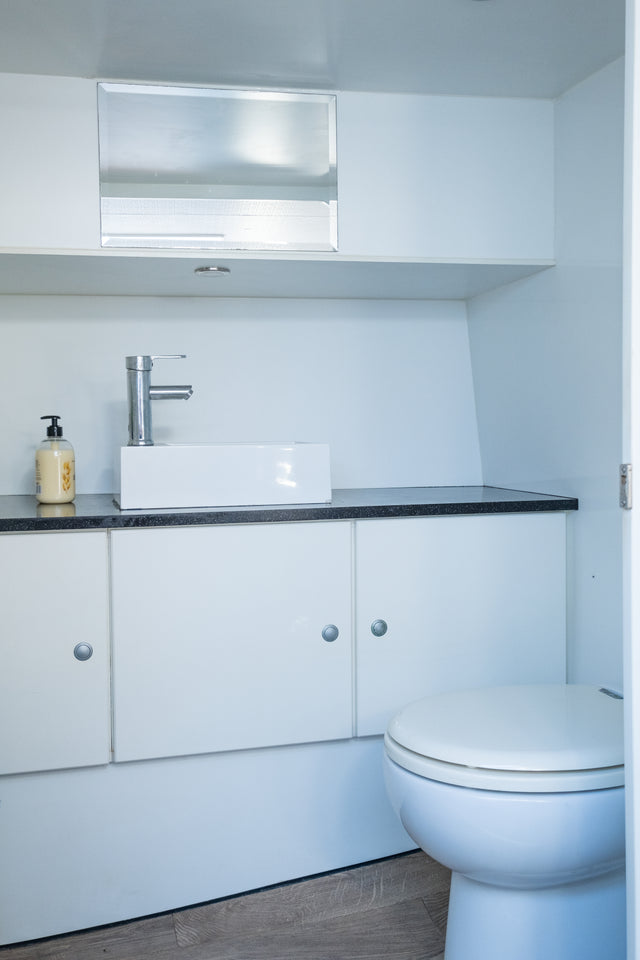 VANQUISH 43 TEQUILA – 2025