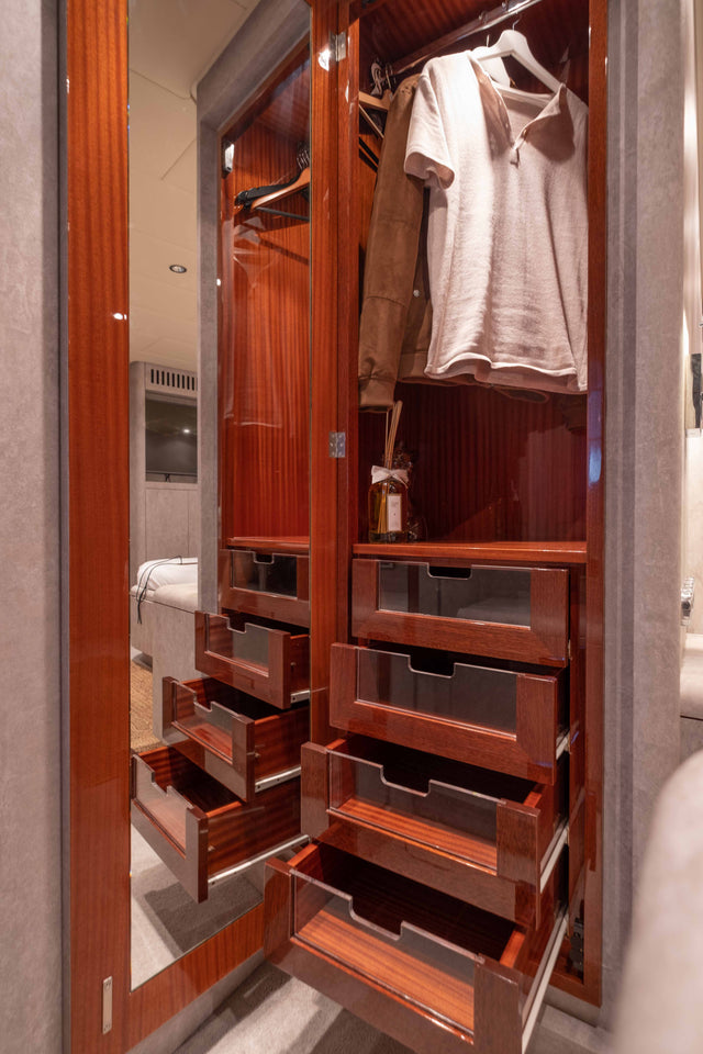 LEOPARD 102 DARK KNIGHT – 2025