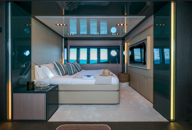 Riva 86 | Tanit