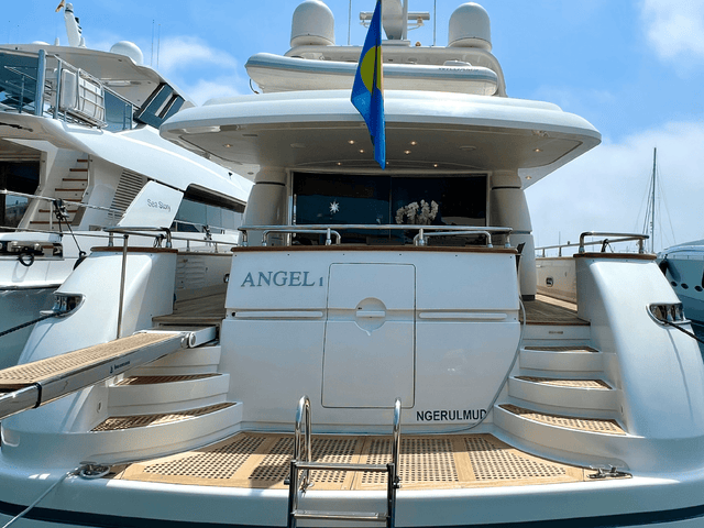 San Lorenzo 82" Angel l - Haller Experiences